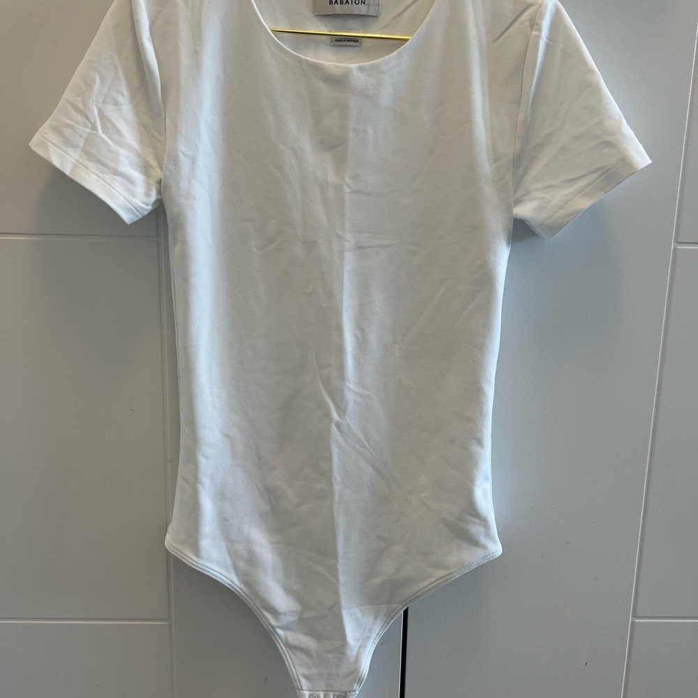 Babaton Contour White Short Sleeve Bodysuit